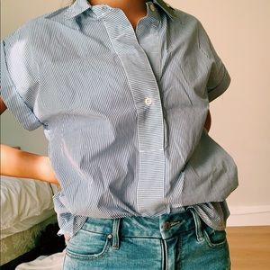 NWT BRAND NEW collared shirt💙